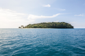 Fototapeta na wymiar beach view on island of borneo - malaysia.