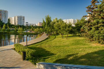 Obraz premium Summer sunset view of Yuzhnoe Butovo park in South Butovo district, Moscow, Russia.