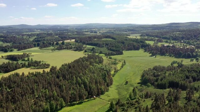 survol de l'Aubrac en Auvergne