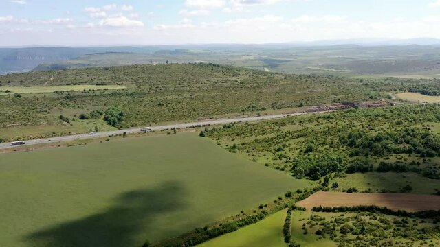survol du viaduc de Millau et du Larzac