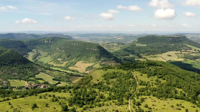 survol du viaduc de Millau et du Larzac