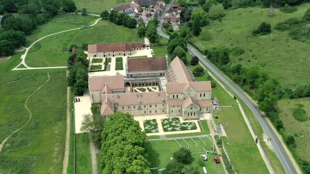 Abbaye de Noirlac vue a&eacute;rienne