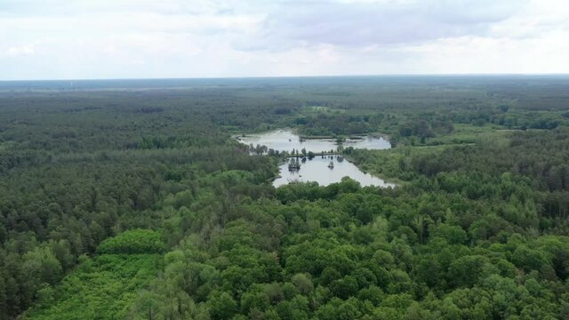survol de la Foret de la Sologne et des lacs pr&egrave;s de Salbris