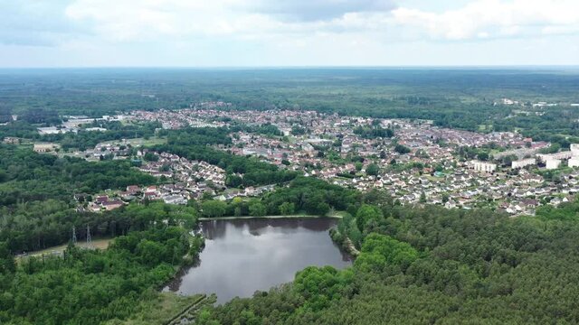 survol de la Foret de la Sologne et des lacs pr&egrave;s de Salbris