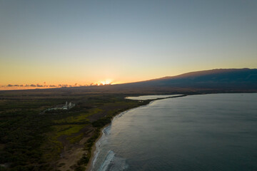 Fototapeta na wymiar Maui Hawai'i Sunrise