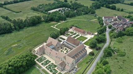 Abbaye de Noirlac vue aérienne
