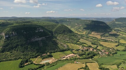 Survol de l'Aveyron à Millau et du plateau du Larzac