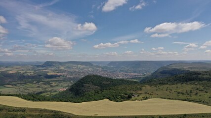 Survol de l'Aveyron à Millau et du plateau du Larzac