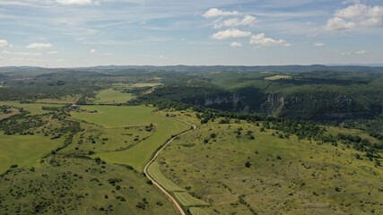 Survol de l'Aveyron à Millau et du plateau du Larzac