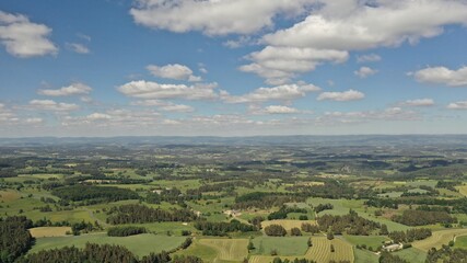 Fototapeta na wymiar survol de l'Aubrac en Auvergne