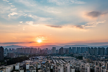 Fototapeta na wymiar sunset at the city