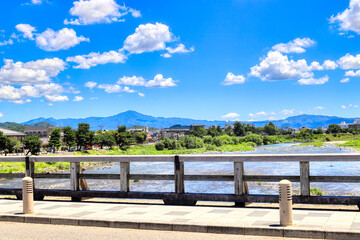 京都、渡月橋からの比叡山・東山