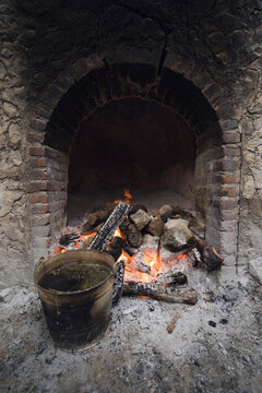 preparaci&oacute;n de temazcal ritual en Tulum