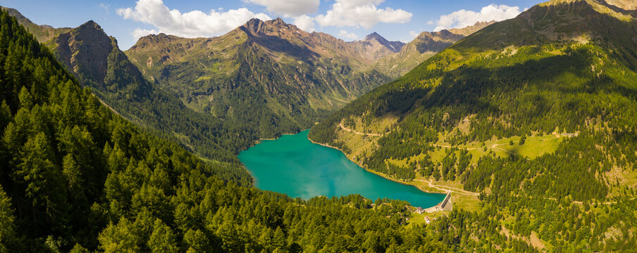 Panoramica lago valle di Pejo, parco nazionale dello stelvio, Trentino, Italia