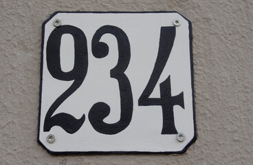 Hausnummer - 234