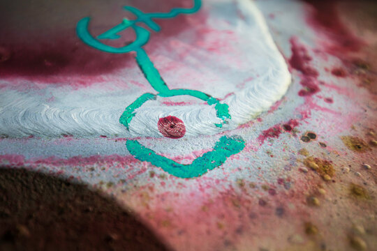 Defect colour red round indication and crack at butt weld