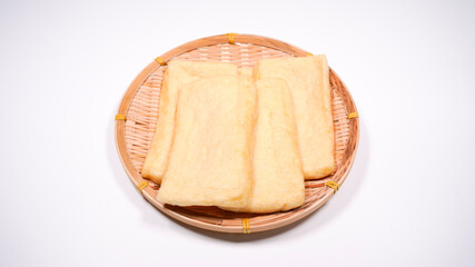 新鮮な油揚げ