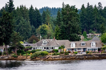 houses along the water in Puget Sound