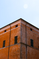 Angolo di un palazzo italiano