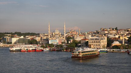 Fototapeta premium Golden Horn and Eminonu District in Istanbul, Turkey