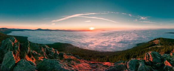 Panorama Sonnenuntergang auf dem Kaitersberg im Bayrischen Wald