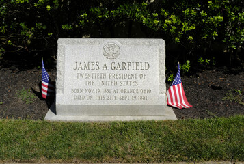 Marker at the place where assassinated American President James Garfield died