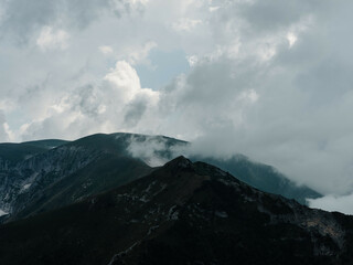 Obraz na płótnie Canvas white clouds mountains fresh air ezash outdoor activities