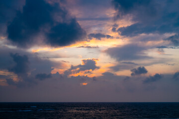 Sylt Abendlicht Stimmung Himmel Wolken Farben Atmosphäre Sonnenuntergang Deutschland Nordsee Nationalpark intensiv Verlauf Sommer Panorama Westerland Insel Horizont Meer Spiegelung