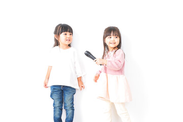 歌を歌う女の子たち