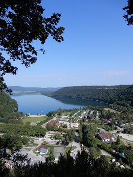 Lac de chalain dans le Jura, france