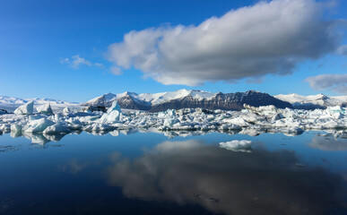 Fototapeta na wymiar View of the glacial Jokulsarlon Lake in Iceland