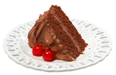 bolo de chocolate em fatia, com recheio de creme de chocolate e cerejas em calda, no fundo branco...