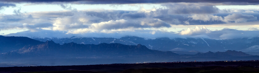 Obraz premium sunset field landscape with clouds