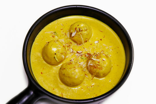 paneer pasanda (cottage cheese) indian food in rich cashewnut and saffron gravy