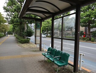 バス停（住宅街、郊外） © 103cars