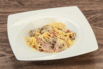 Pasta with mushroom and bacon