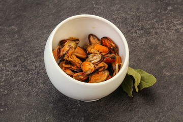 Pickled mussels in the bowl