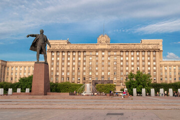 Monument to V. I. Lenin on the background of the House of Soviets, Moscow Square. Saint Petersburg