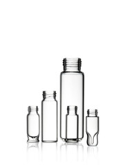 Vials para cromatografia, isolados em fundo branco