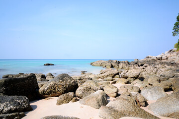 Fototapeta na wymiar Thailand, Phuket, Strand, Surin, Meer, Strand, Sand, Steine, schöne Aussicht