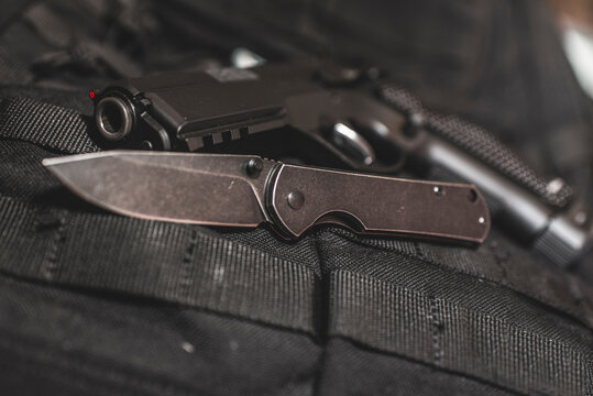 knife and pistol