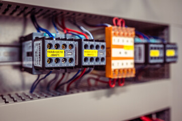 schaltschrank sch&uuml;tze steuerung sps schutzschalter leitungssschutz fi siemens schneider electric schalttafel sicherungsschrank