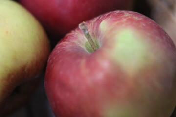 A close up of an apple