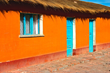 Fototapeta na wymiar Maison colorée Tupiza Sud Lipez Bolivie