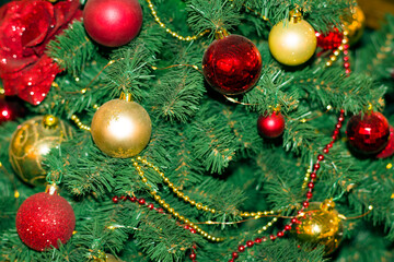 Naklejka premium Decorated christmas tree (new year) with many balls, toys and sparkles