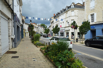Fototapeta premium La Rochefoucauld en Angoumois, département Charente, région Nouvelle Aquitaine, France, centre-ville.