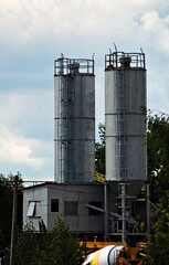 Fabryka betonu ( cementu) silosy. Factory of concrete (cement) silos.