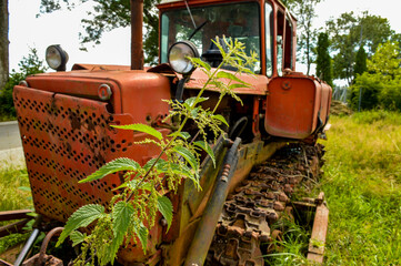Old Soviet excavator. Historic bulldozer.  © Marcin