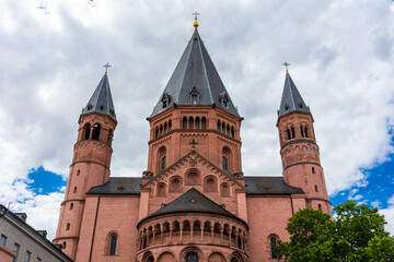 Fototapeta na wymiar Cathedral of Mainz, in Germany
