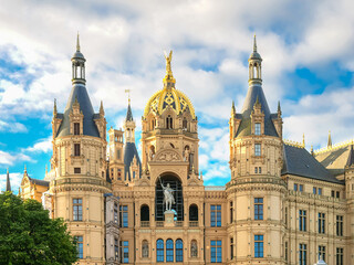 Fototapeta premium castle of schwerin in germany. travel goals in Europe. Postcard Schwerin